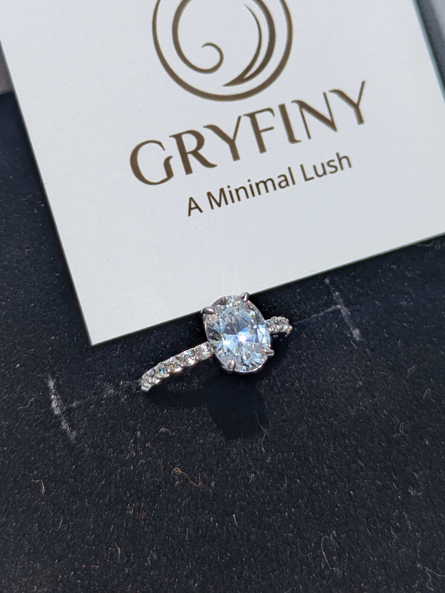 Laris Small Oval Solitaire Silver Ring