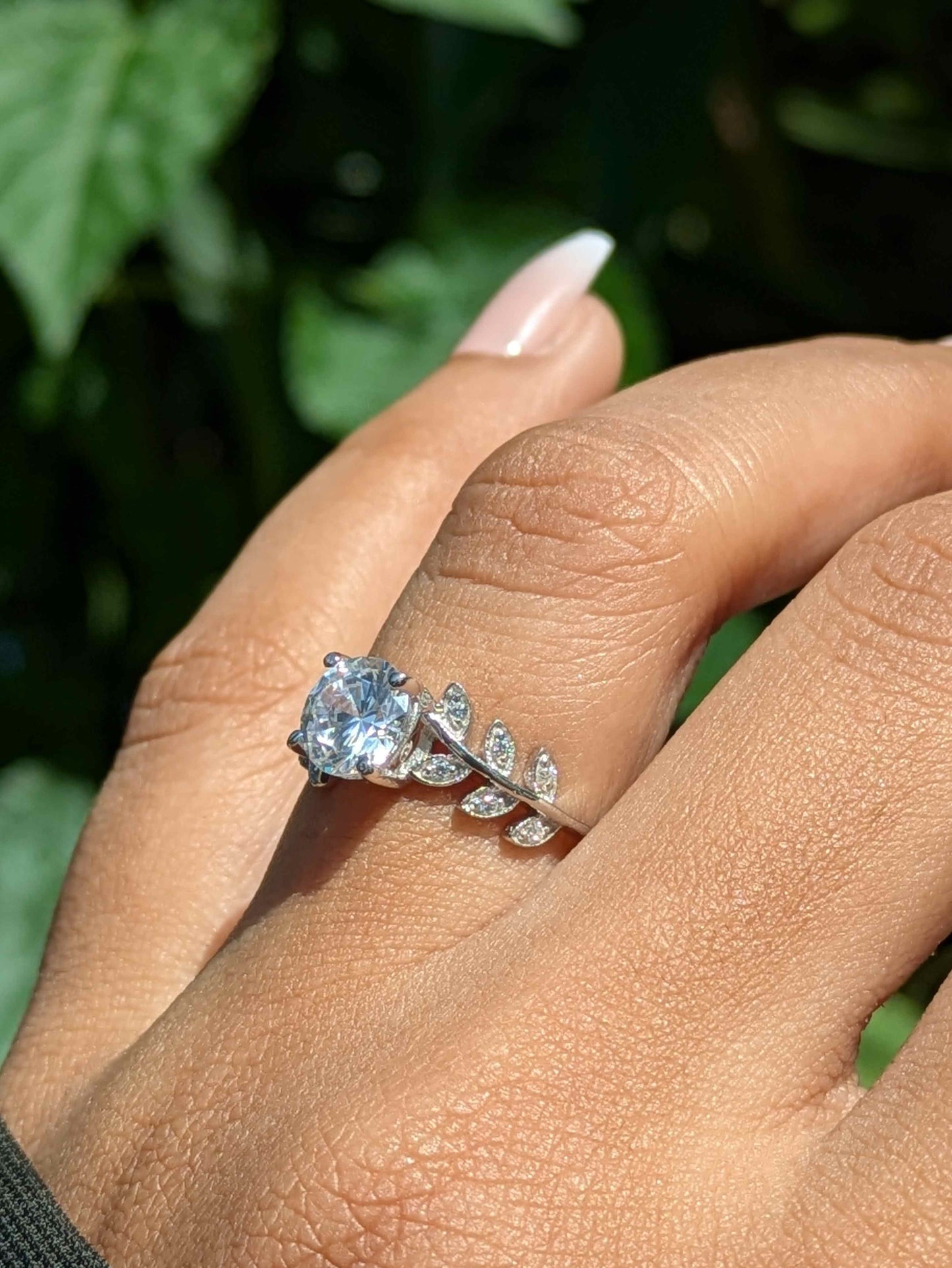 Celeby Floral Shank Silver Solitaire Ring