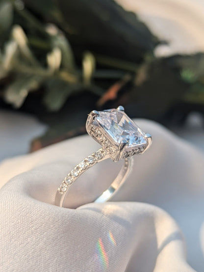 Lara Emerald Solitaire Silver Ring