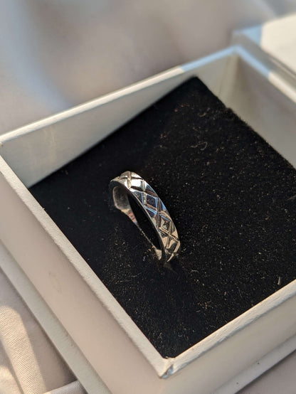 Ada Silver Criss-Cross Band