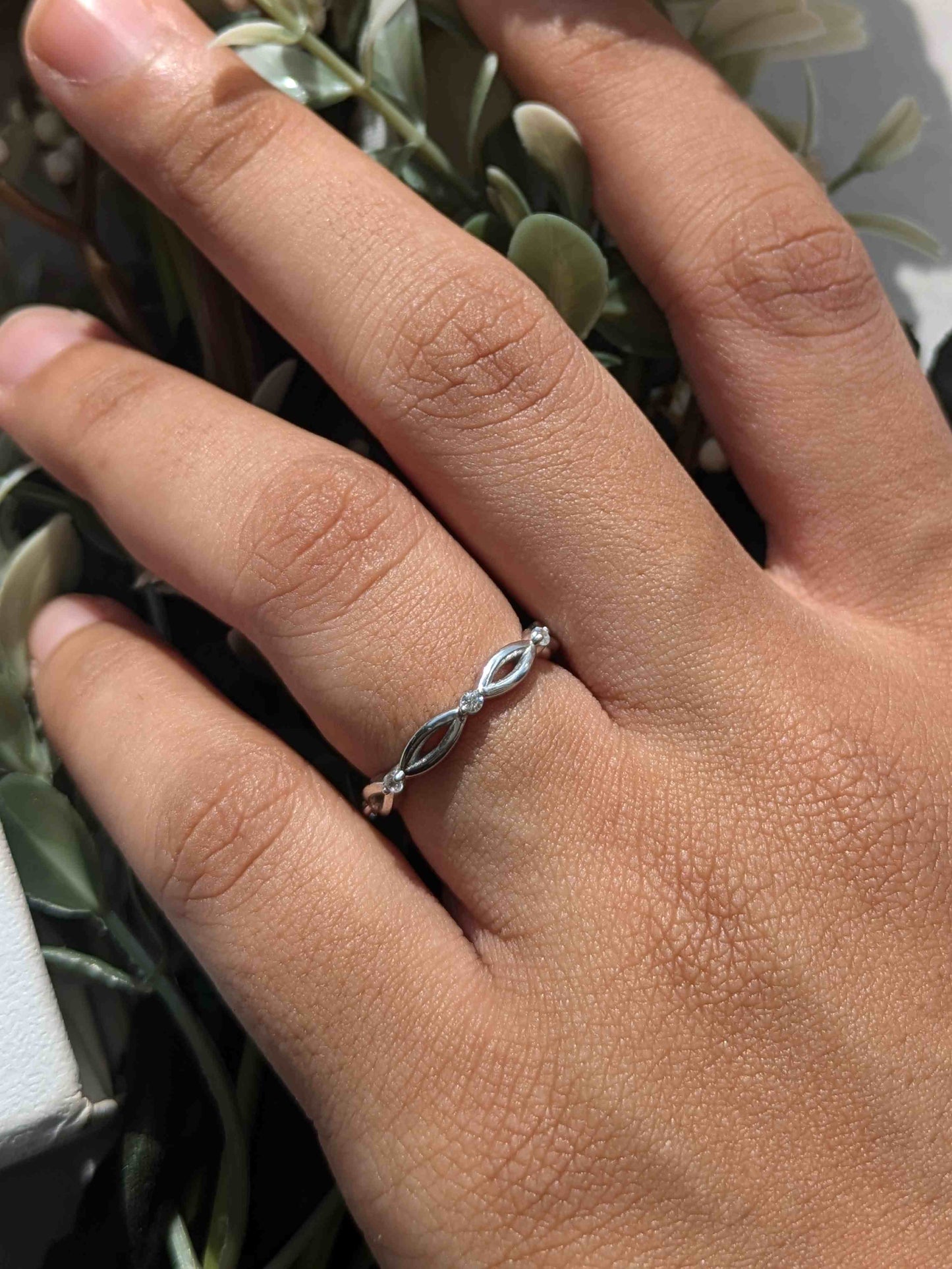 Eterna Infy Round Silver Stackable Ring