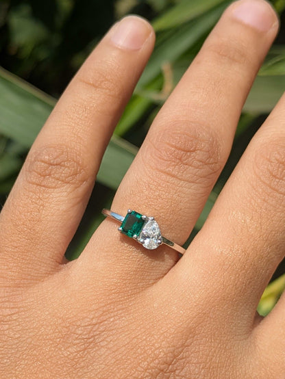 1.0Ct Green Emerald & Pear Toi Et Moi Solitaire Silver Ring