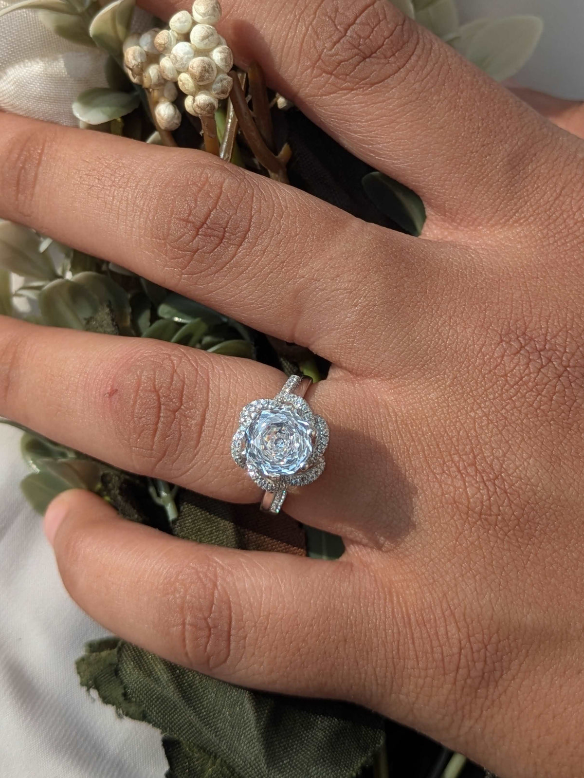 2Ct White Rose Cut Cynthia Luxe Round Solitaire Silver Ring For Women