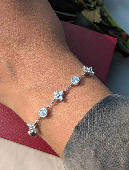 Star & Round Silver Chain Bracelet For Women (Adjustable upto 7 inch)