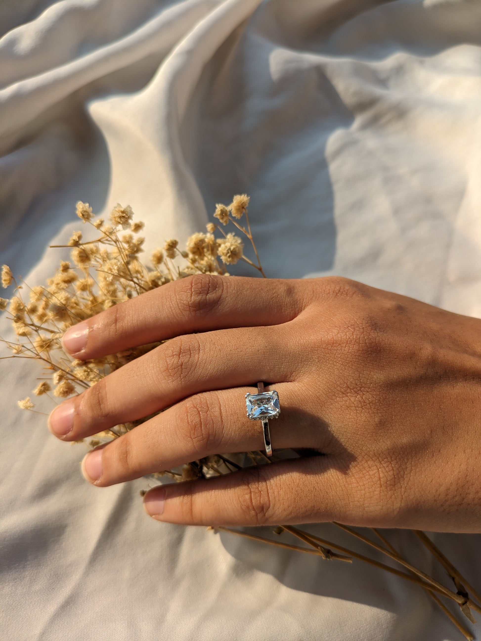 Oxford Zilveren Halo Vierkante Solitaire Ring Met Stenen Oxford Zilveren Halo Vierkante Solitaire Ring Met Stenen