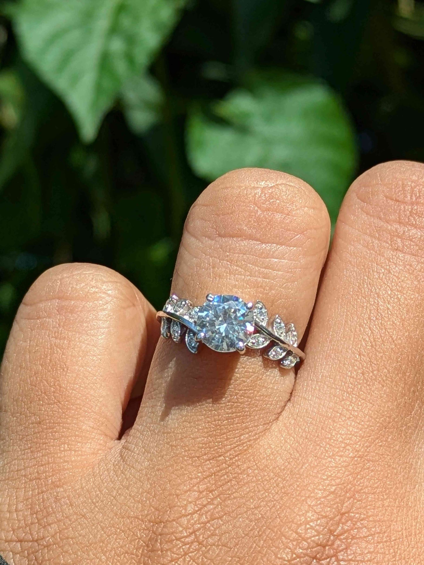 Celeby Floral Shank Silver Solitaire Ring